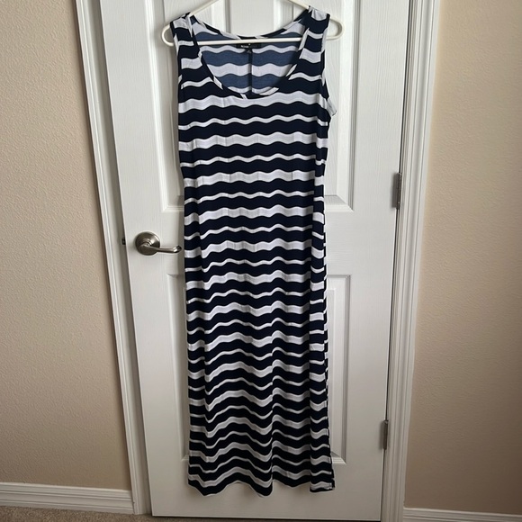 Ronni‎ Nicole maxi dress size medium - Picture 1 of 8
